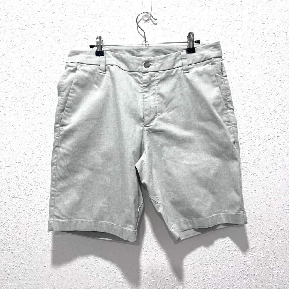 Lululemon qwick oxford Gray Flat Front‎ Shorts 31